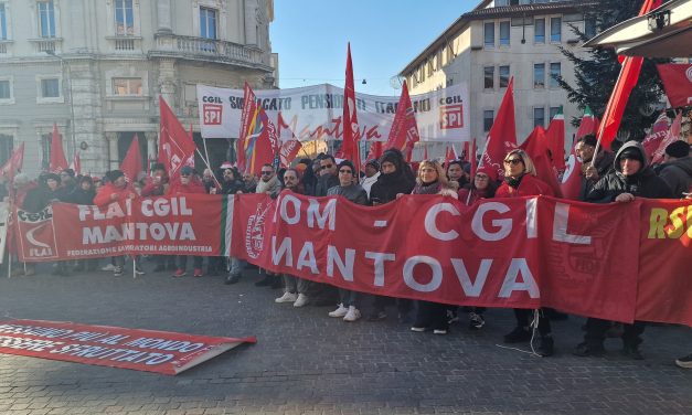 Oltre duemila in corteo a Mantova per dire no a una Finanziaria che non pensa ai lavoratori, ai pensionati e ai giovani