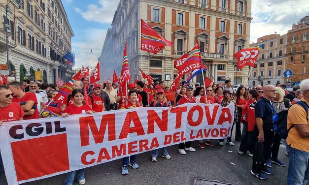 In centomila a Roma a difesa della Costituzione e il 20 novembre sarà sciopero generale
